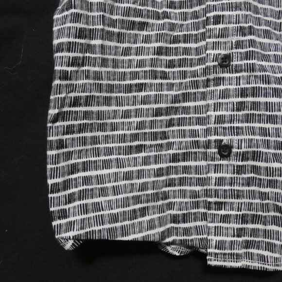 OLD NAVY | small 6-7 regular kids, boys | Short Sleeve Button-Up Front Shirt - Picture 6 of 14